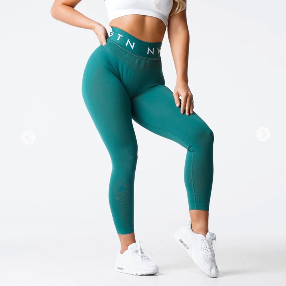 NVGTN Emerald Green Sport Seamless Leggings Size Medium - Picture 2 of 10